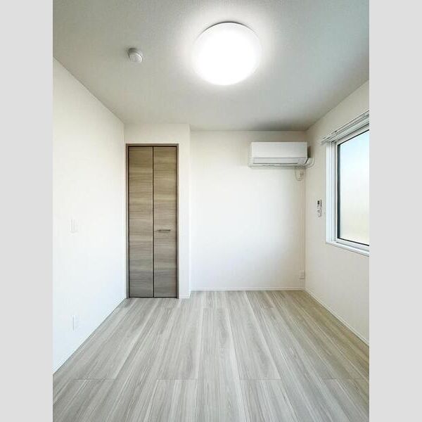 セレスティア興野105号室 洋室