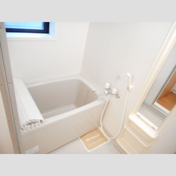 ツインコート船橋丸山Ⅰ101号室 浴室(小窓付)