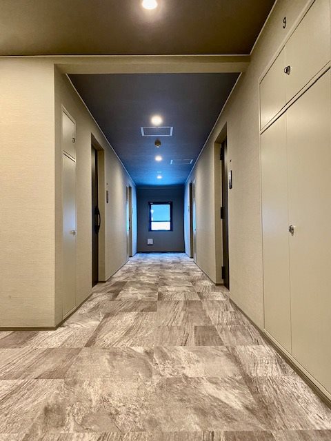 ラクラス四谷4階 共用部廊下