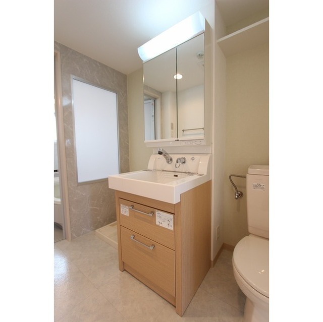 ポム・ドゥ・パン302号室 独立洗面台