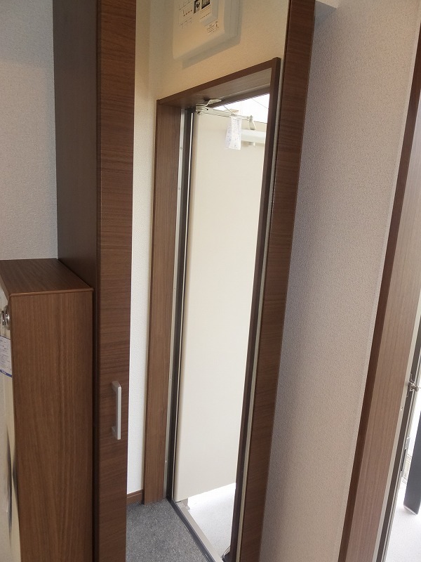 エスレーヴＢ 玄関