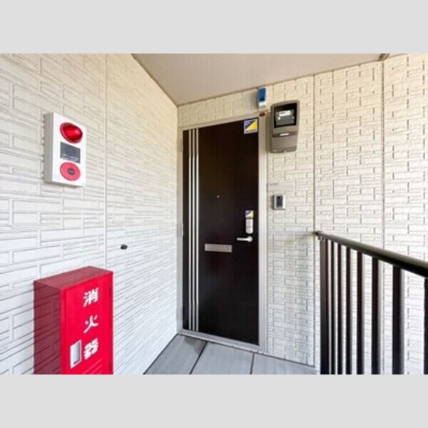 バードネイチャー　A棟202号室 玄関