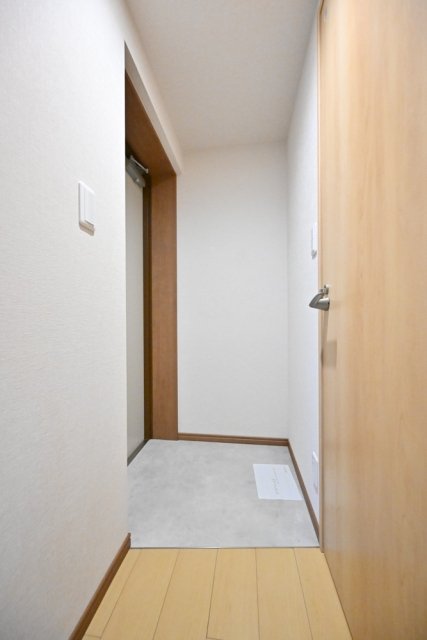 ＣＥＮＴＲＡＬ　ＧＡＲＤＥＮ　ＲＥＳＩＤＥＮＣＥ　ＴＯＫＹＯ地下1階 玄関