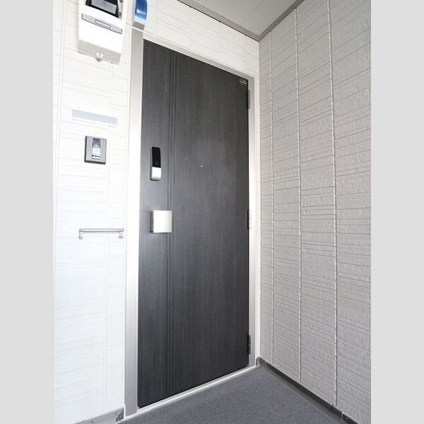 ブリューエン淵野辺303号室 玄関(外)