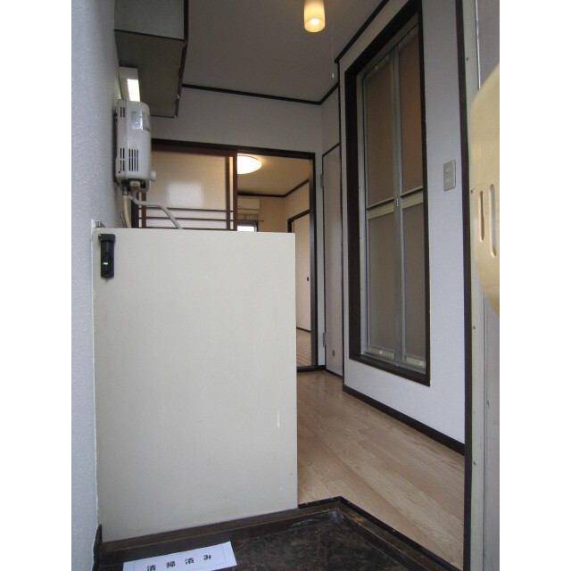 メゾンフォンテーヌＣ205号室 玄関