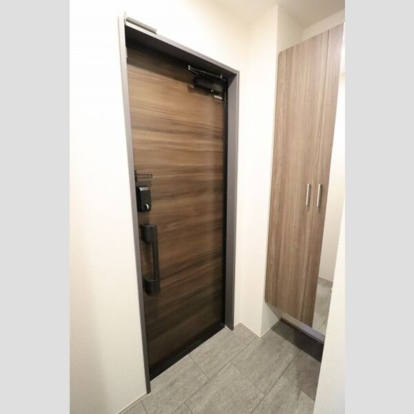 D-comodo関前301号室 玄関