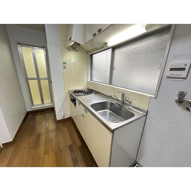 コーポ泉105号室 2口ガスシステムキッチン