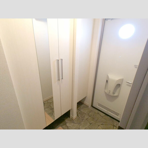 シャルム洋光台202号室 玄関