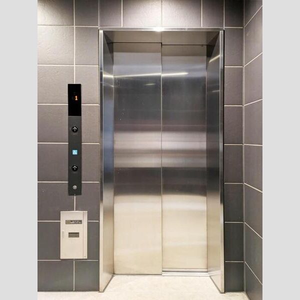 Je Glycine 寿町903号室 エレベーター