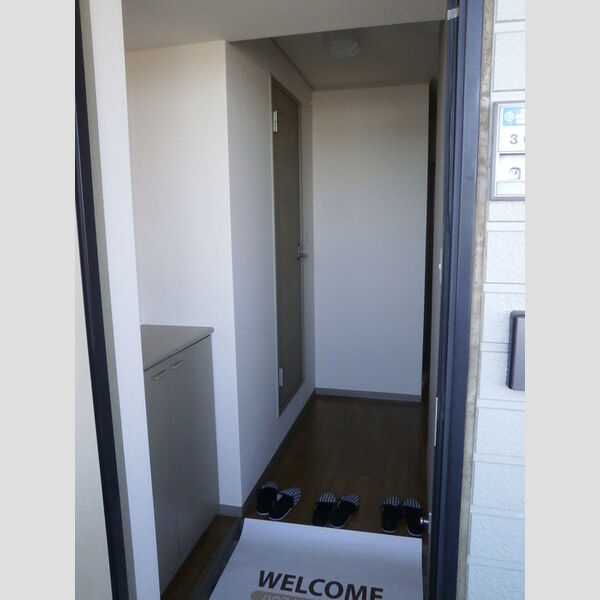 プレヤーデン　B 玄関