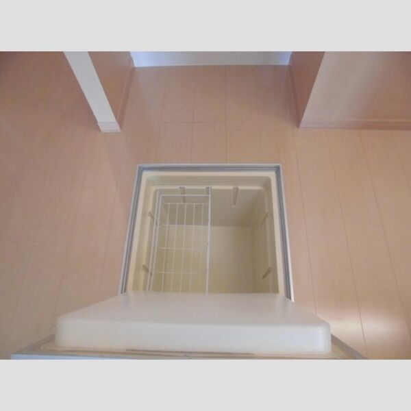 オアシス　パティオ102号室 床下収納
