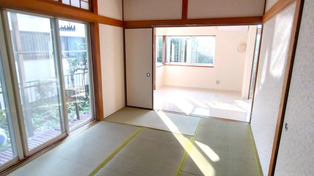 花見川区三角町戸建 陽当たり良好窓が大きく開放的な和室