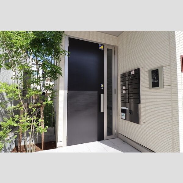 リビングヴィレッジ新柴又 エントランス