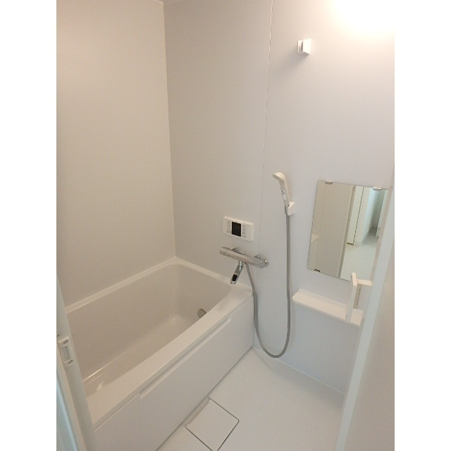 ロイヤルプラザ湘南305号室 内観