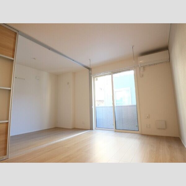 リュミエール ミナミ リビング(別角度)