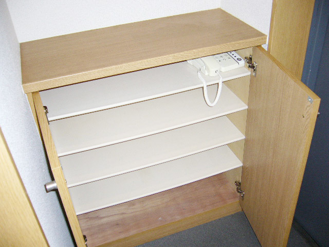 Ｔ－ＨＡＵＳ0203号室 下駄箱