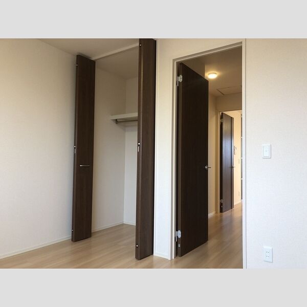 グランドアヴェニュー302号室 洋室5.3帖