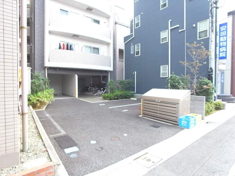 リブリ・First4階 駐車場