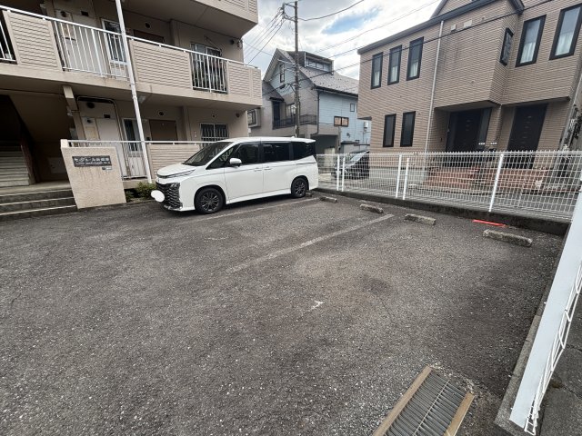 セ・ジュール新磯野 駐車場