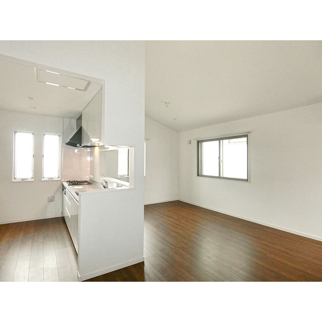 シュエット中目黒 広々と明るい２階リビングダイニング