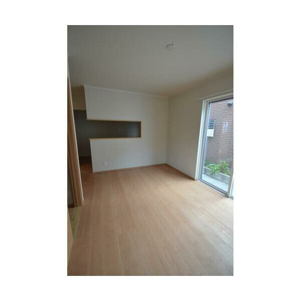 越谷市蒲生東町貸家 リビング