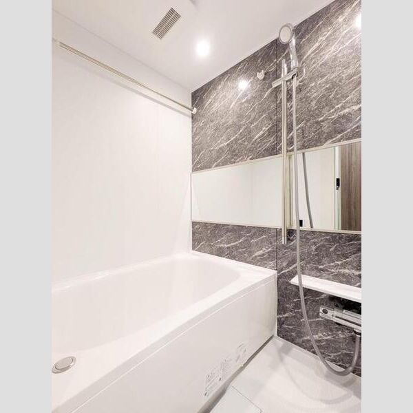 グラナーデ西新井栄町202号室 お風呂