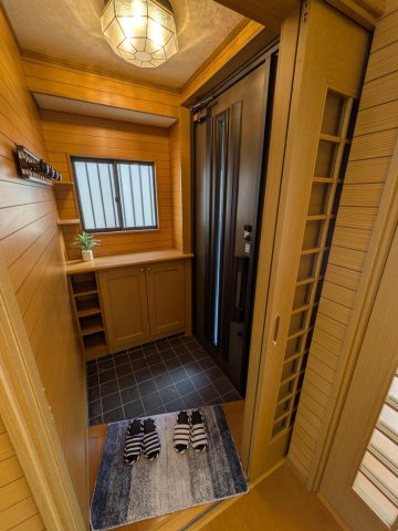 春風とひなたのパーチェ 玄関は内戸があり、ペットと生活も安心