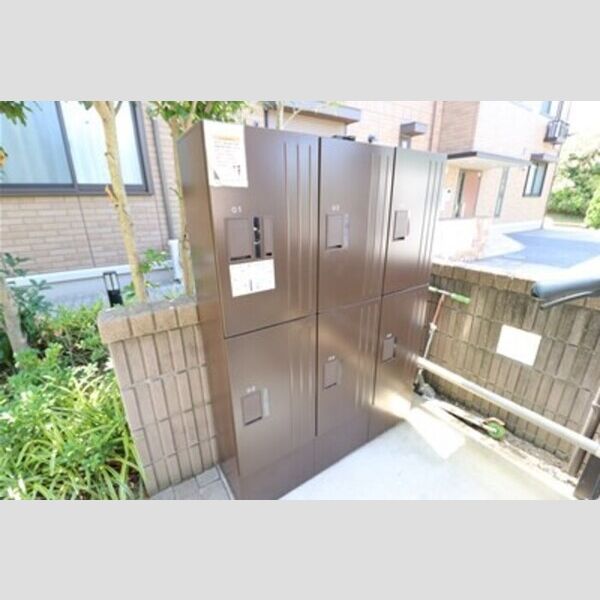 イリアンソス　Ⅰ 宅配ボックス