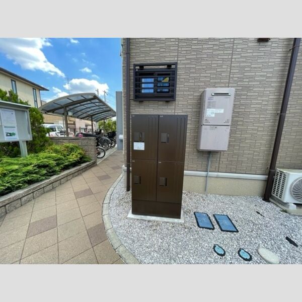 シャインアイリス　Ⅱ106号室 宅配ボックス