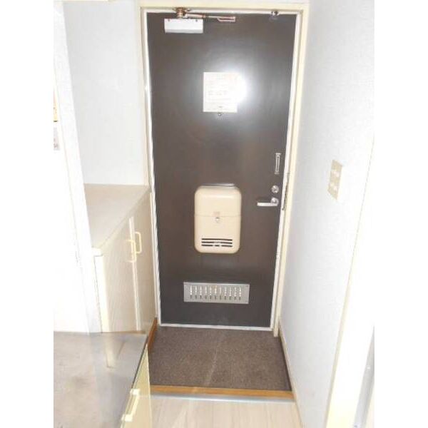 美春ハイツ 玄関