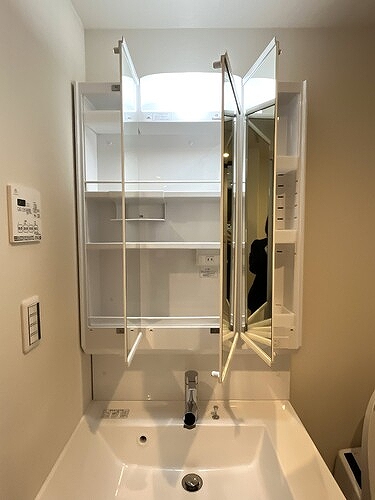 VIOR文京関口11階 キッチン横収納※同タイプ別部屋2025.11新築未入居時撮影