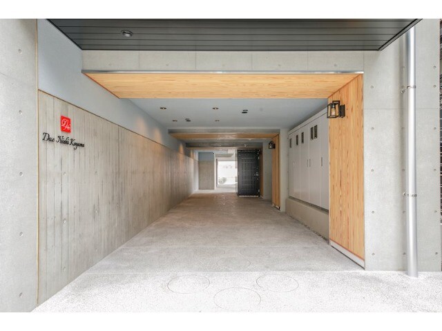 ドゥーエ西小山7階 ピロティ