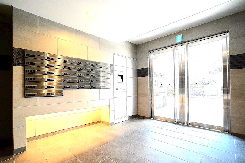 BREEZE MAISON HIKAWADAI1階 エントランス