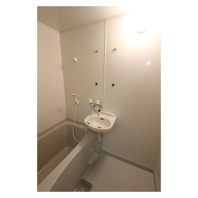 プリマヴェーラ202号室 二点式バスユニット