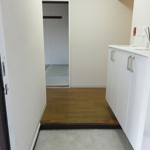 さがみ野パークハイツ（Ｂ棟） 玄関　自己内装後