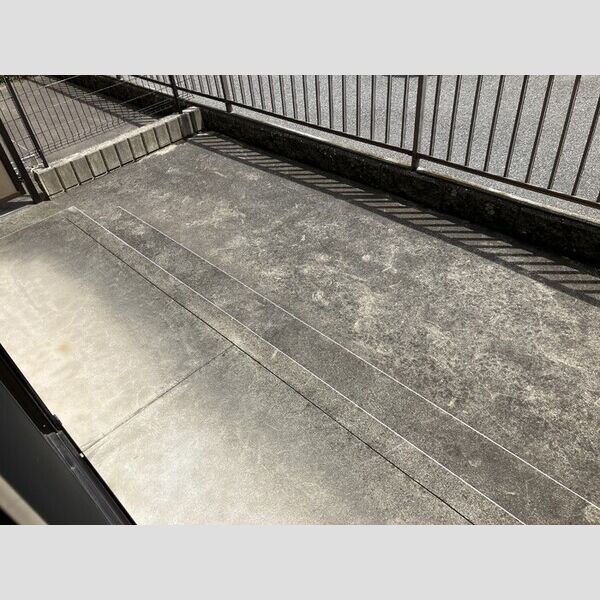 ウィンドモーレン102号室 専用庭