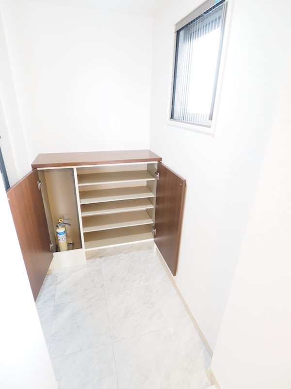 レジディア中延2階 収納