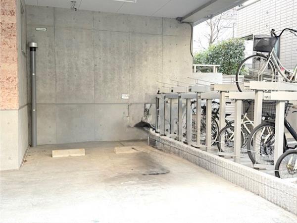 サウダージ自由が丘2階 駐車場