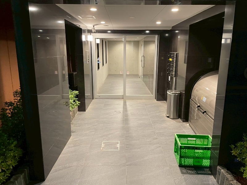 CREAL上野2階 エントランス