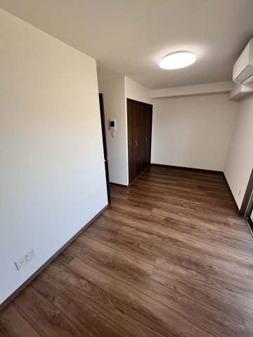 アーウィン羽沢0405号室 洋室　※現況優先　居室照明は残置物