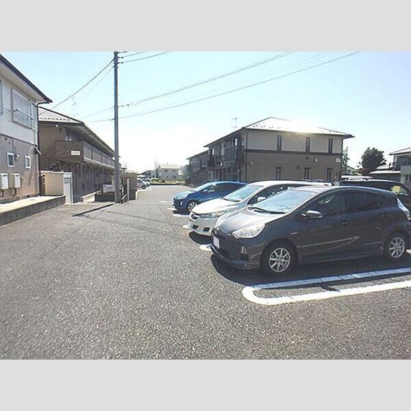 カノンベル 駐車場