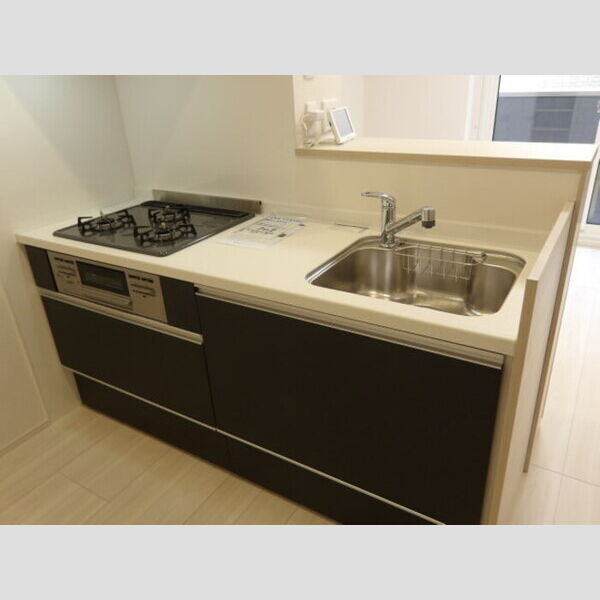 D-Zephyr(ディーゼファー)202号室 対面式3口ガスコンロ付システムキッチン