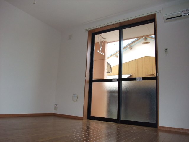 ゆうゆうハイム103号室 洋室