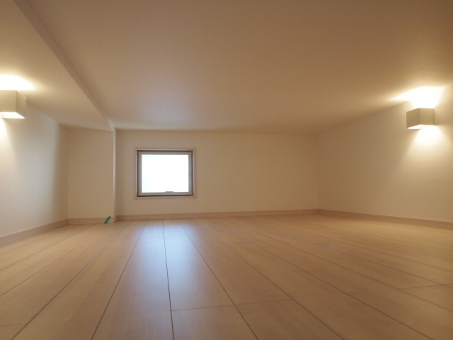 フローラ千葉1階 リビング