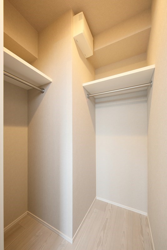 ドゥーエ二子新地4階 収納