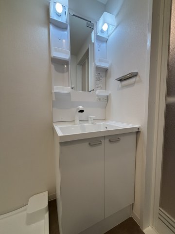ケイディーエックスレジデンス原木中山0401号室 洗面
