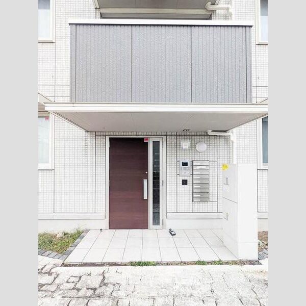 ヘリオス吉川美南　ポセイドン301号室 出入口