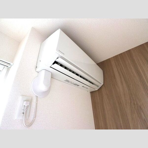 エメ　ドゥーズ301号室 エアコン