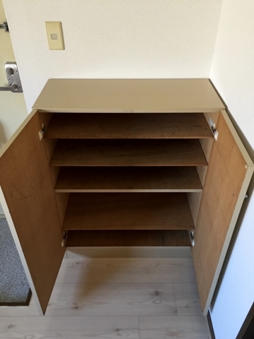 湘南ハイツ2階 シューズボックス