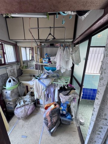 戸塚区小雀町戸建 洗面化粧台、室内洗濯機置き場